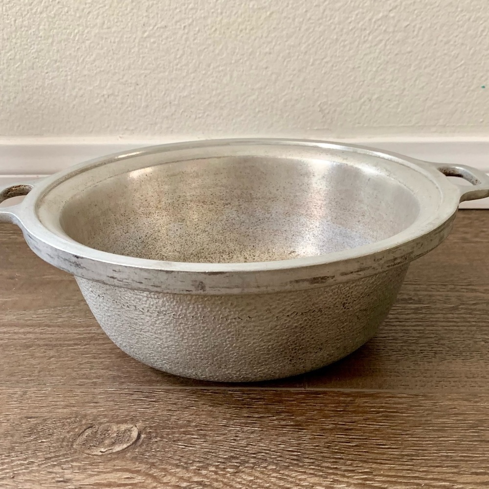 Vintage AluminumDutch Oven Pot - MADE IN USA - NO LID
